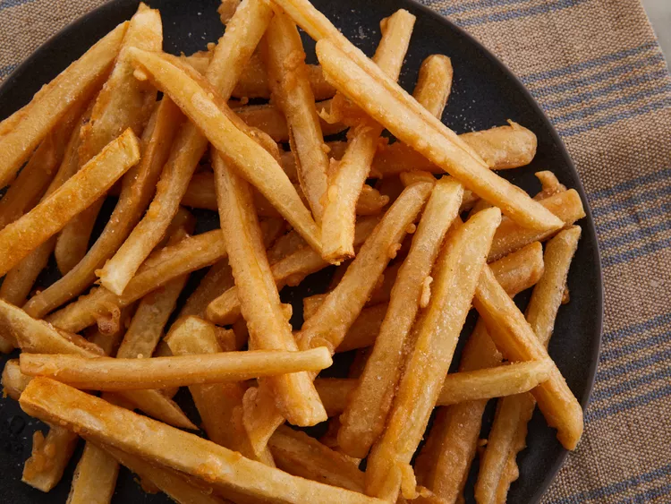 Deliciously Crispy Seasoned Homemade French Fries